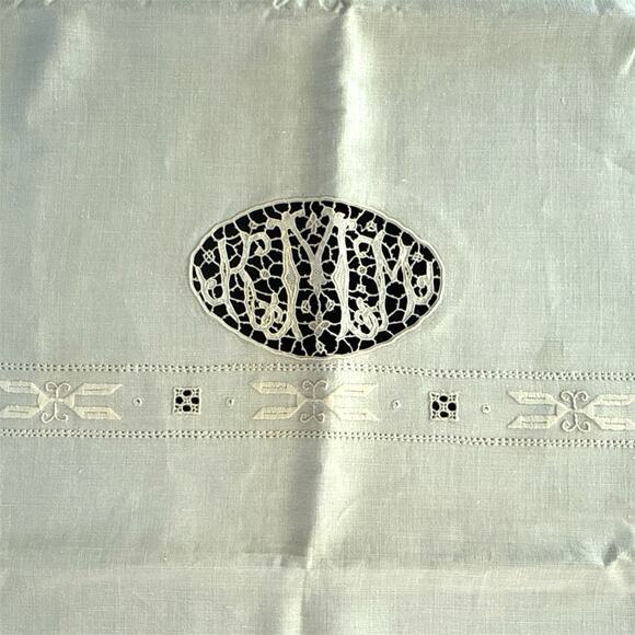 Fine Italian Vintage Linen Tablecloth with 12 Napkins Whitework Monogram Set - Picture 7 of 11